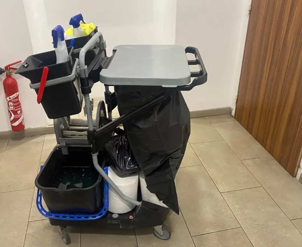 Chariot Menage, Materiel De Nettoyage, Chariot D'entretien, Societe De Nettoyage, Londell Services